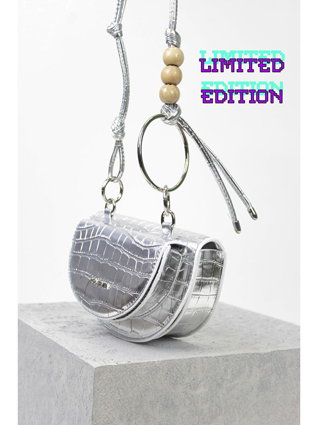 Gri Çift Kapaklı Yarım Ay Çapraz Askılı Çanta Julie