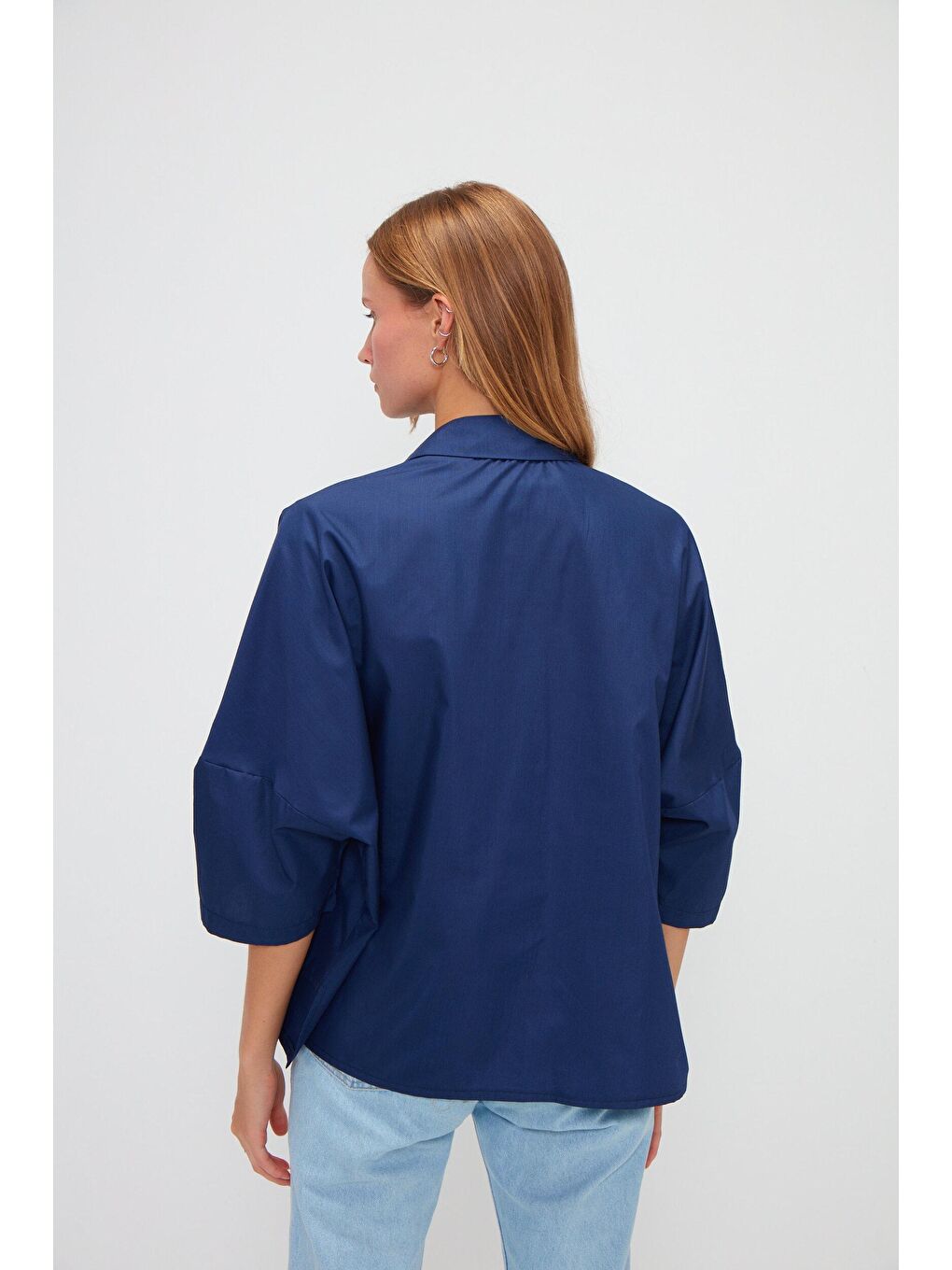 Lacivert Düz Cepli Asimetrik Kesimli Poplin Kısa Kollu Gömlek-3
