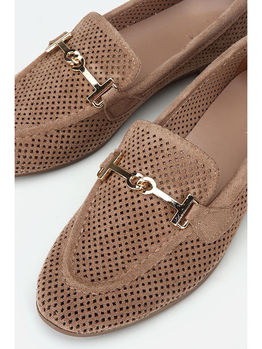 Bej Kadın Vizon Süet Tokalı Zımba Detaylı Loafer-3