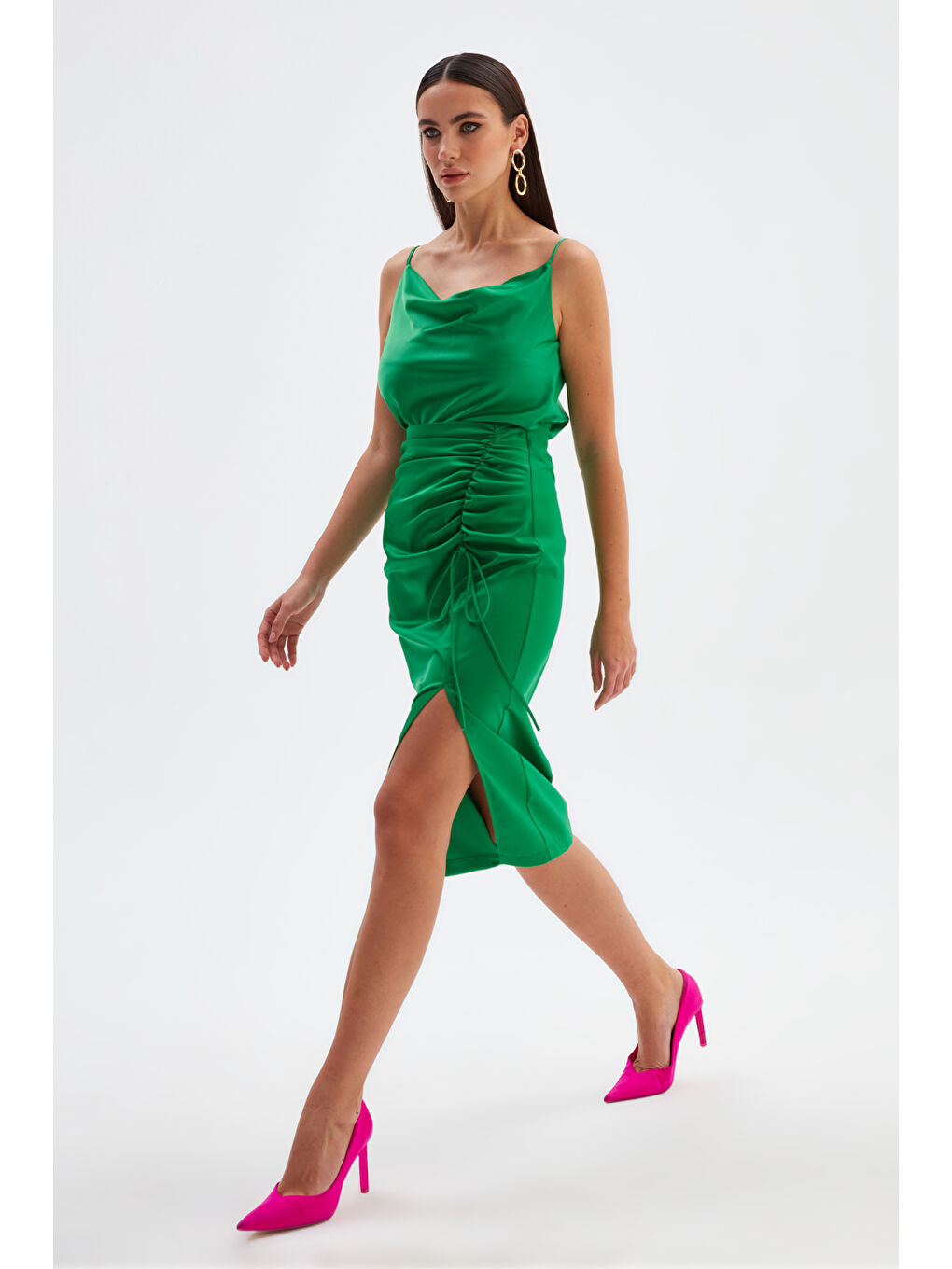 Yeşil Büzgü Detaylı Saten Etek - Zümrüt-1