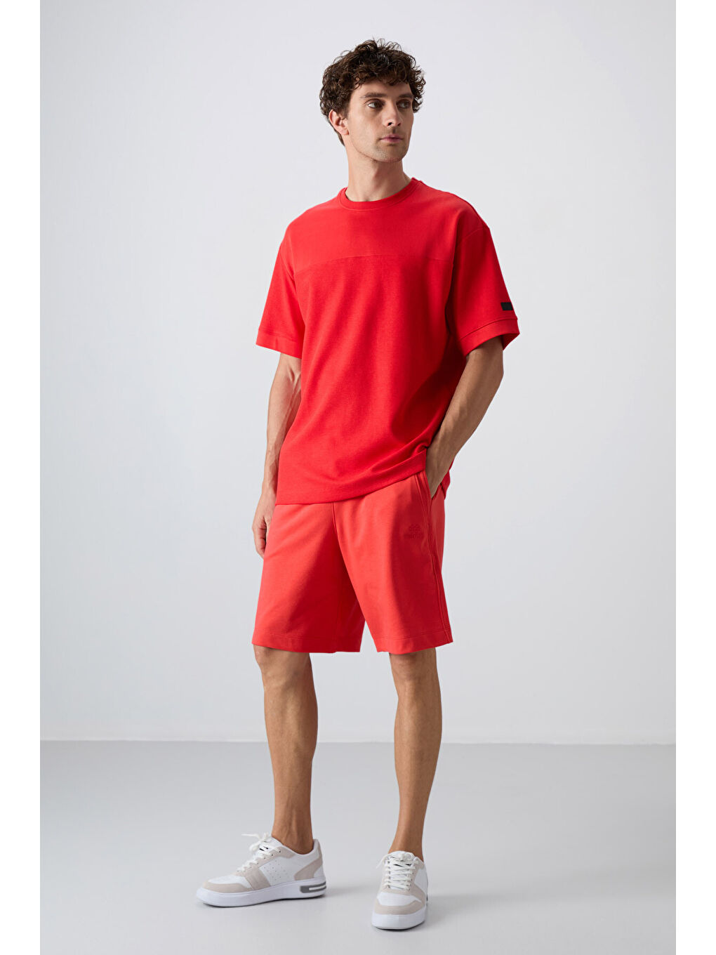 Kırmızı Fiesta Pamuklu Kalın Yüzeyi Dokulu Oversize Fit Basic Erkek Tişört - 88340-3