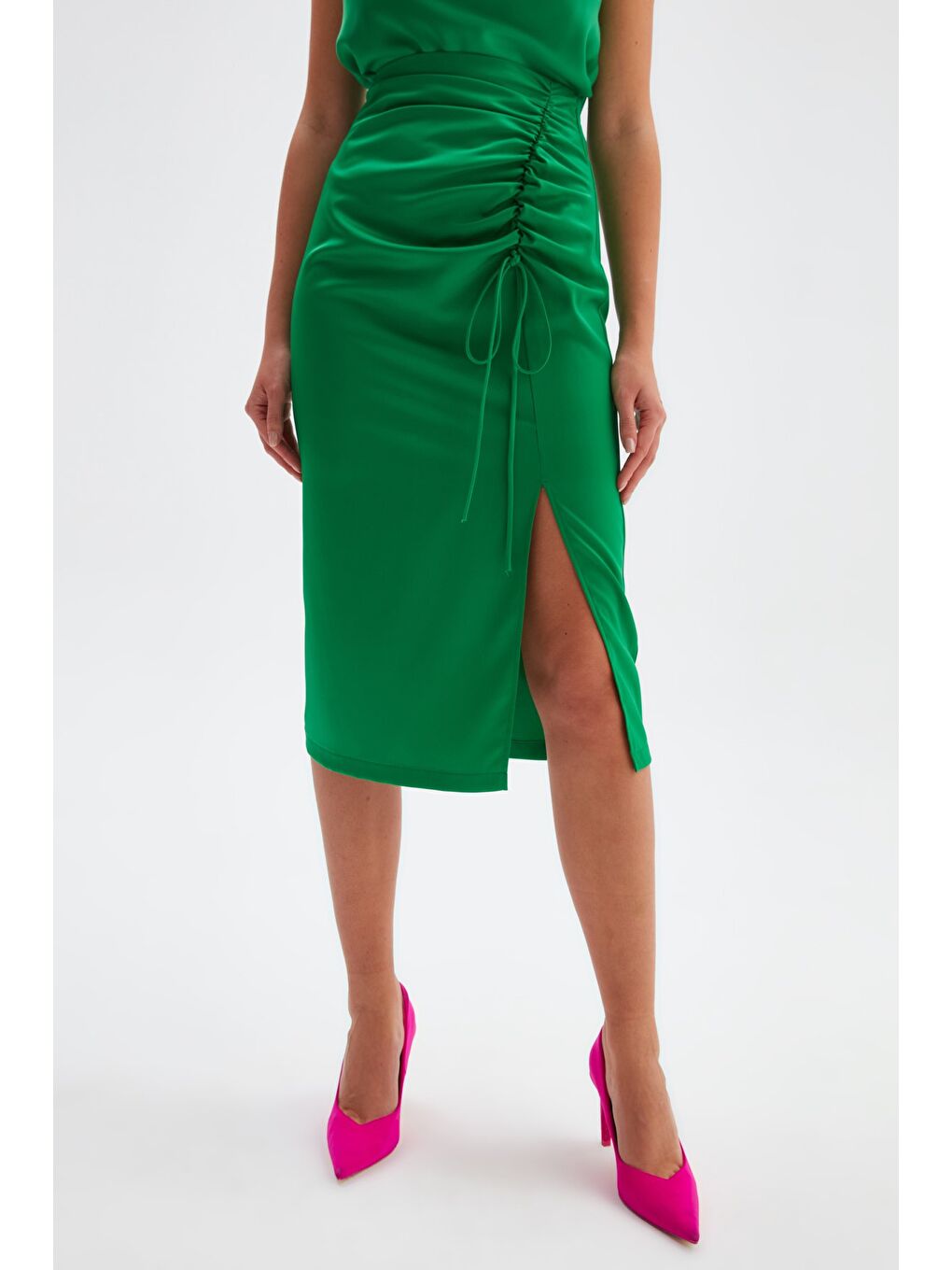 Yeşil Büzgü Detaylı Saten Etek - Zümrüt-4
