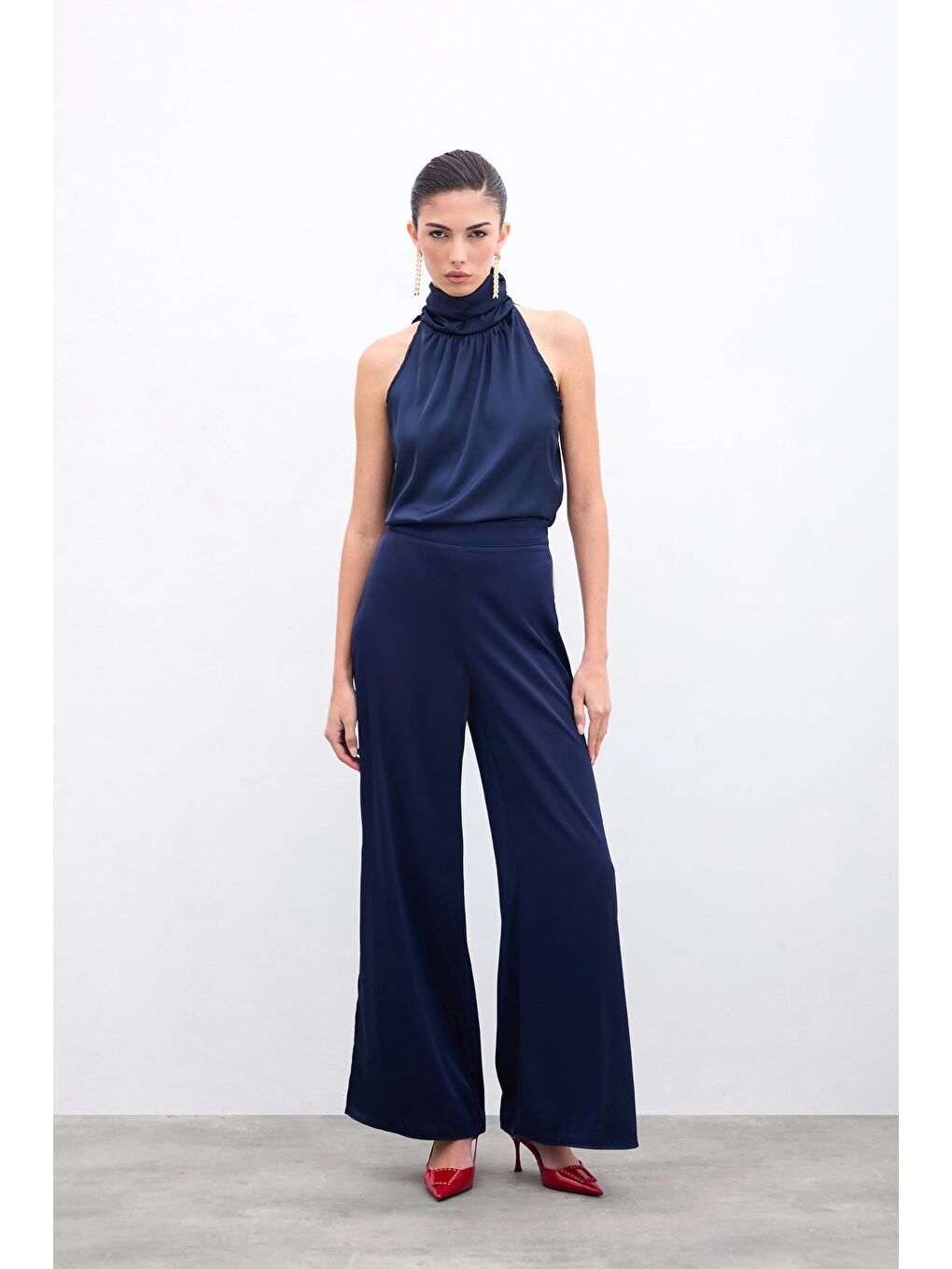 Boğazlı Kolsuz Bluz - Lacivert-1