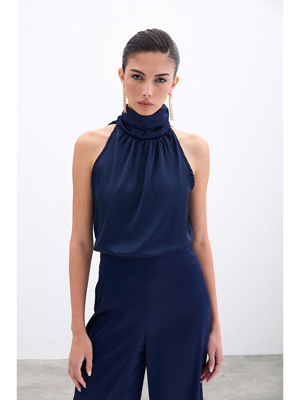 Boğazlı Kolsuz Bluz - Lacivert-2