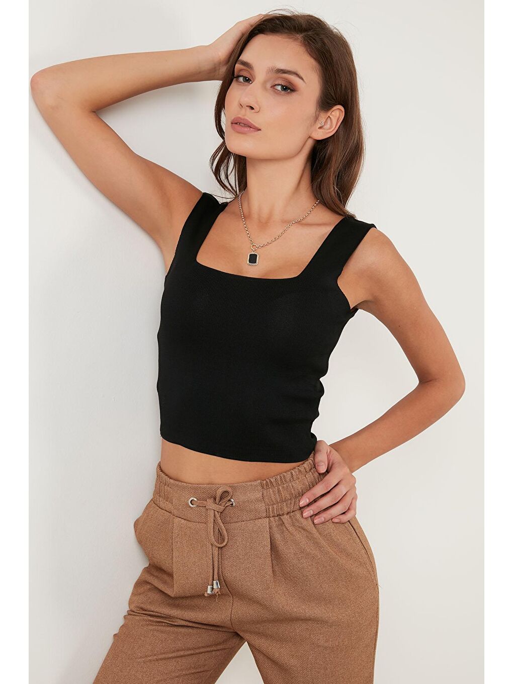 Siyah Kare Yaka Kalın Askılı Atlet 6071479-1