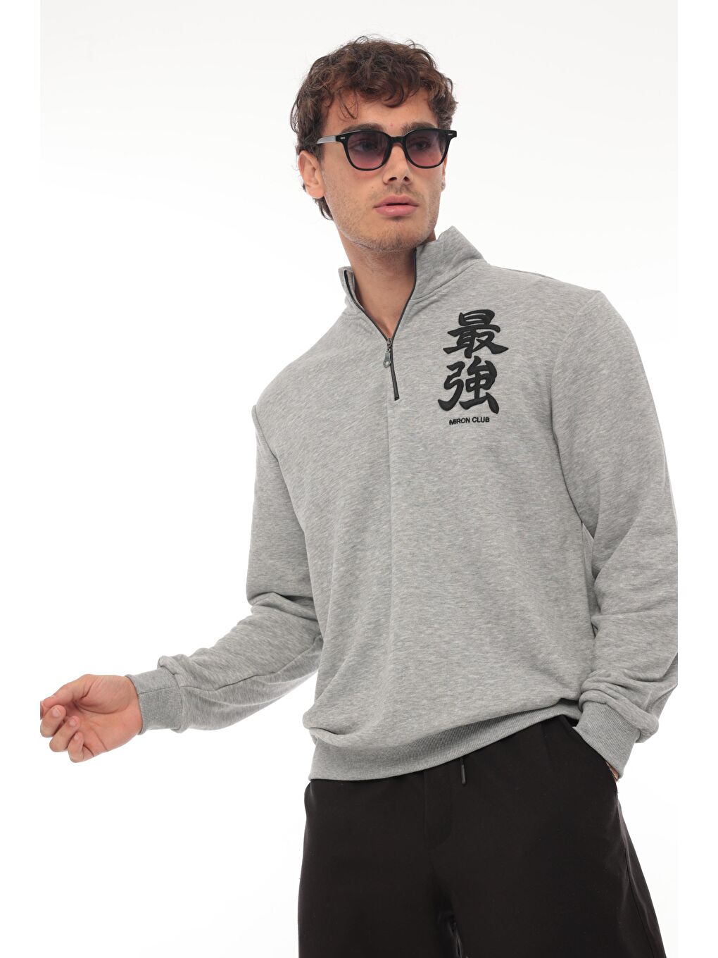 Miron Gri Üç İplik Fermuarlı Nakış Detaylı Regular Fit Sweatshirt