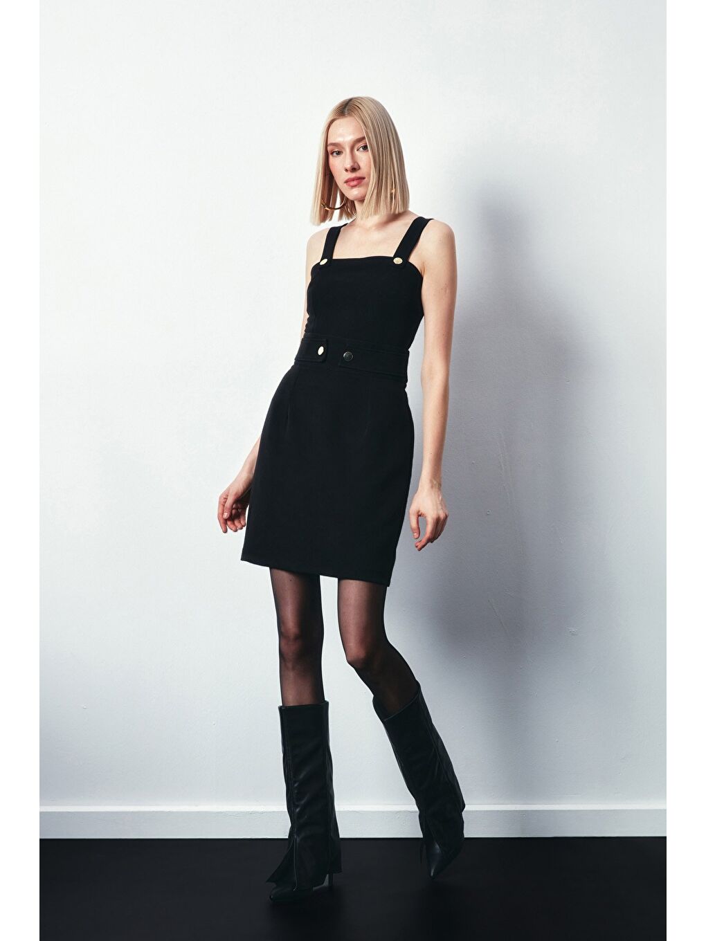 Çıt Aksesuarlı Mini Etek - Siyah