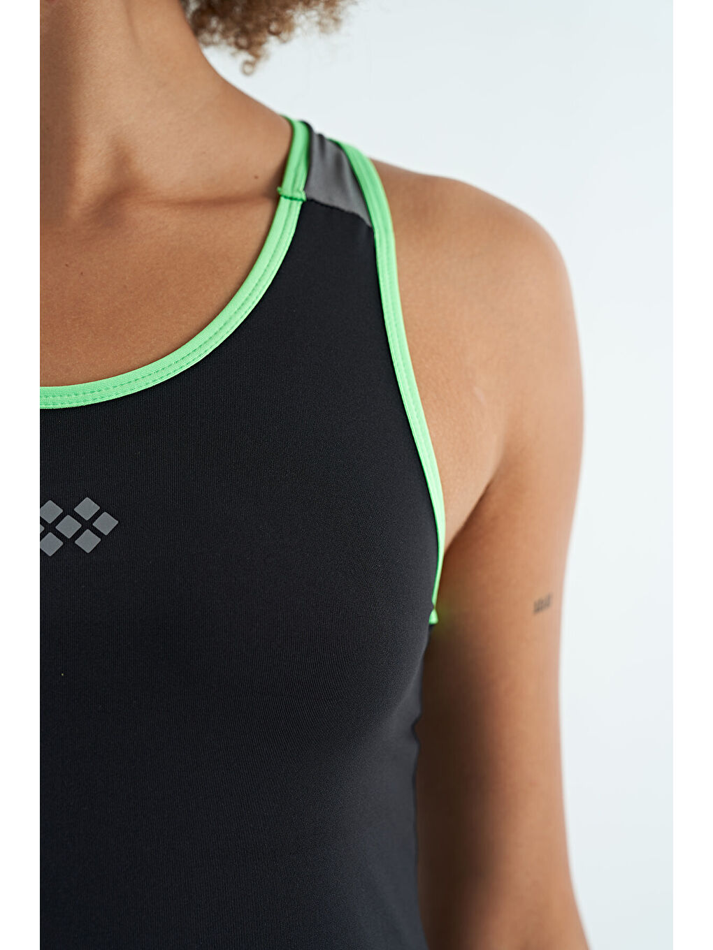 Siyah Sırt Detaylı Baskılı Standart Kalıp Kadın Atlet - 97269-3