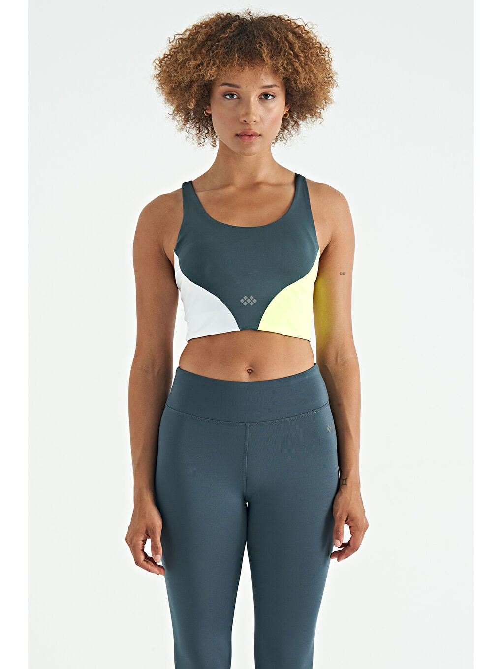 Orman Yeşili Logo Baskılı Renk Bloklu Sırt Çapraz Detaylı Dalgıç Kumaş Kadın Büstiyer - 97260