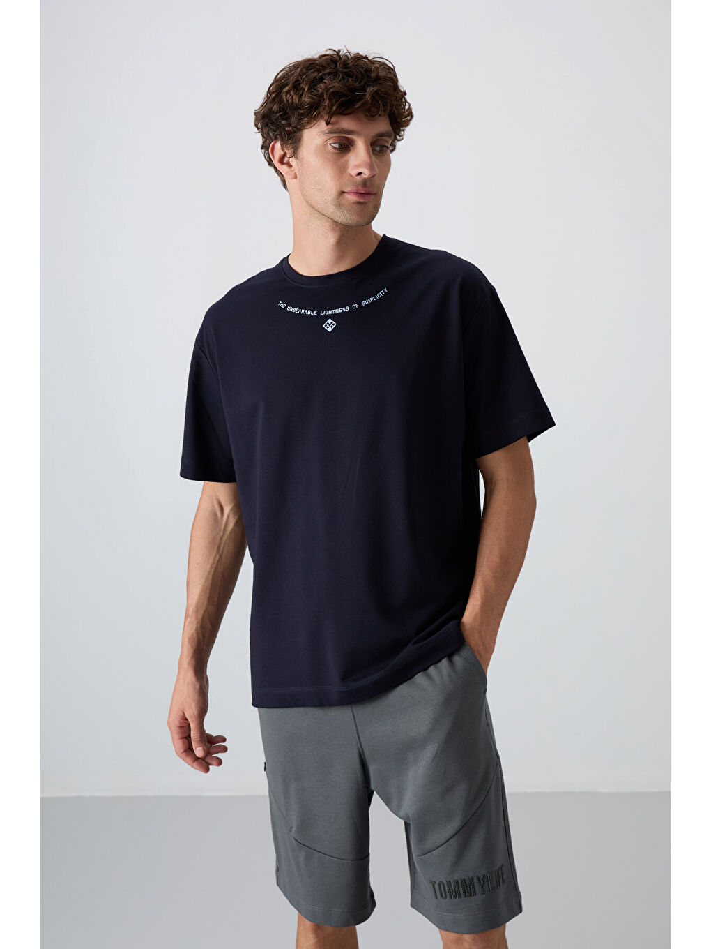 Lacivert Pamuklu Kalın Yumuşak Dokulu Oversize Fit Baskılı Erkek Tişört - 88343