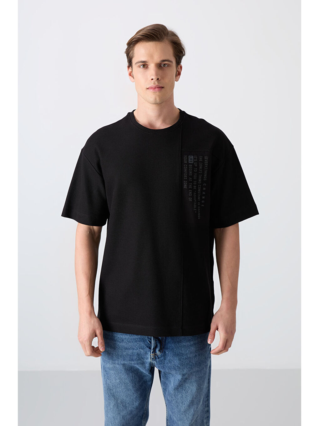Siyah Pamuklu Kalın Yüzeyi Dokulu Oversize Fit Baskılı Erkek Tişört - 88338-3
