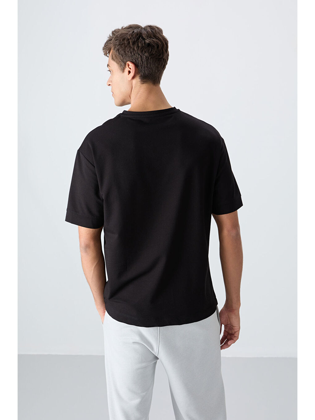 Siyah Pamuklu Kalın Yumuşak Dokulu Oversize Fit Baskılı Erkek Tişört - 88342-4