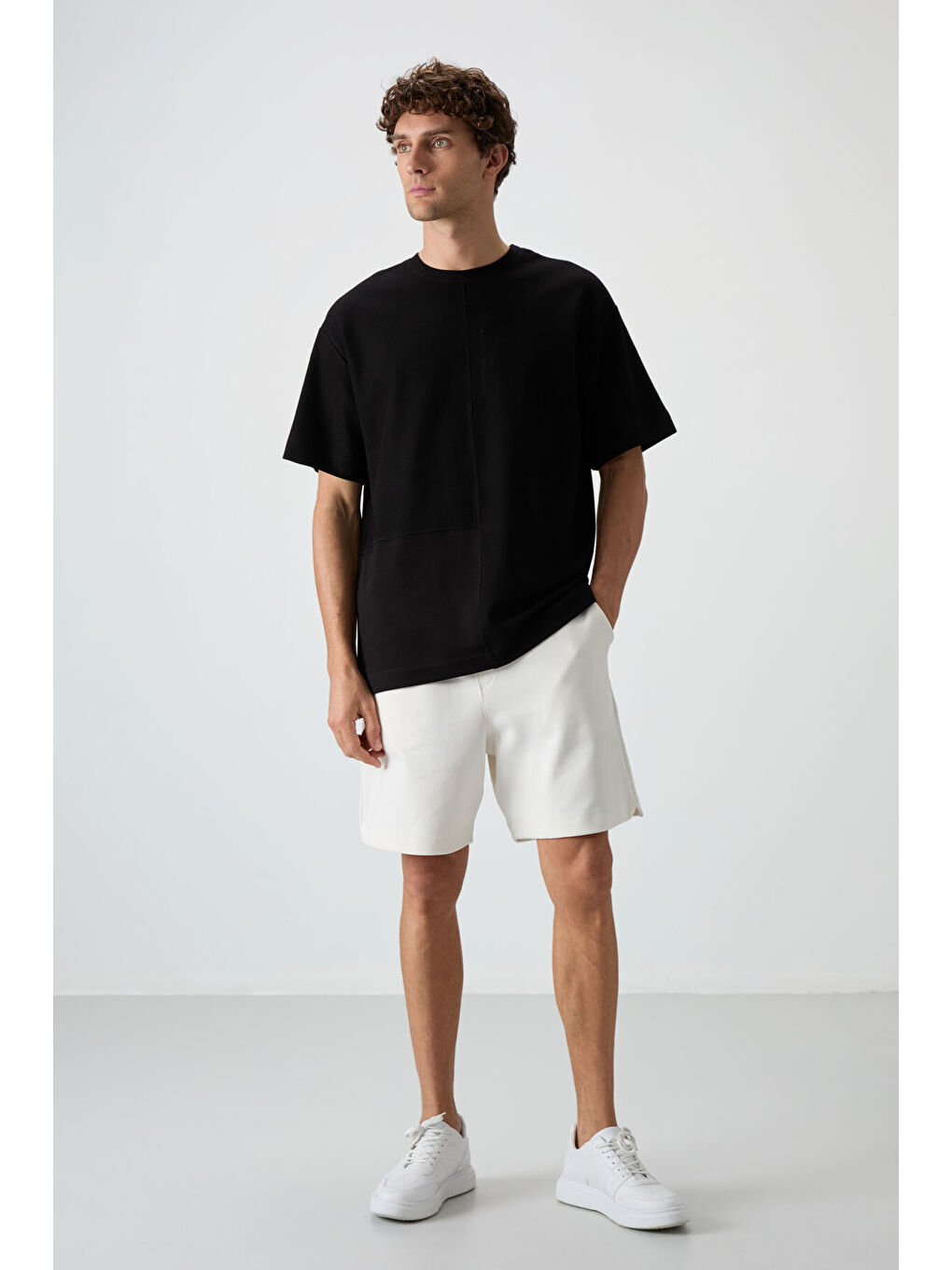 Siyah Pamuklu Kalın Yüzeyi Dokulu Oversize Fit Basic Erkek Tişört - 88337-1