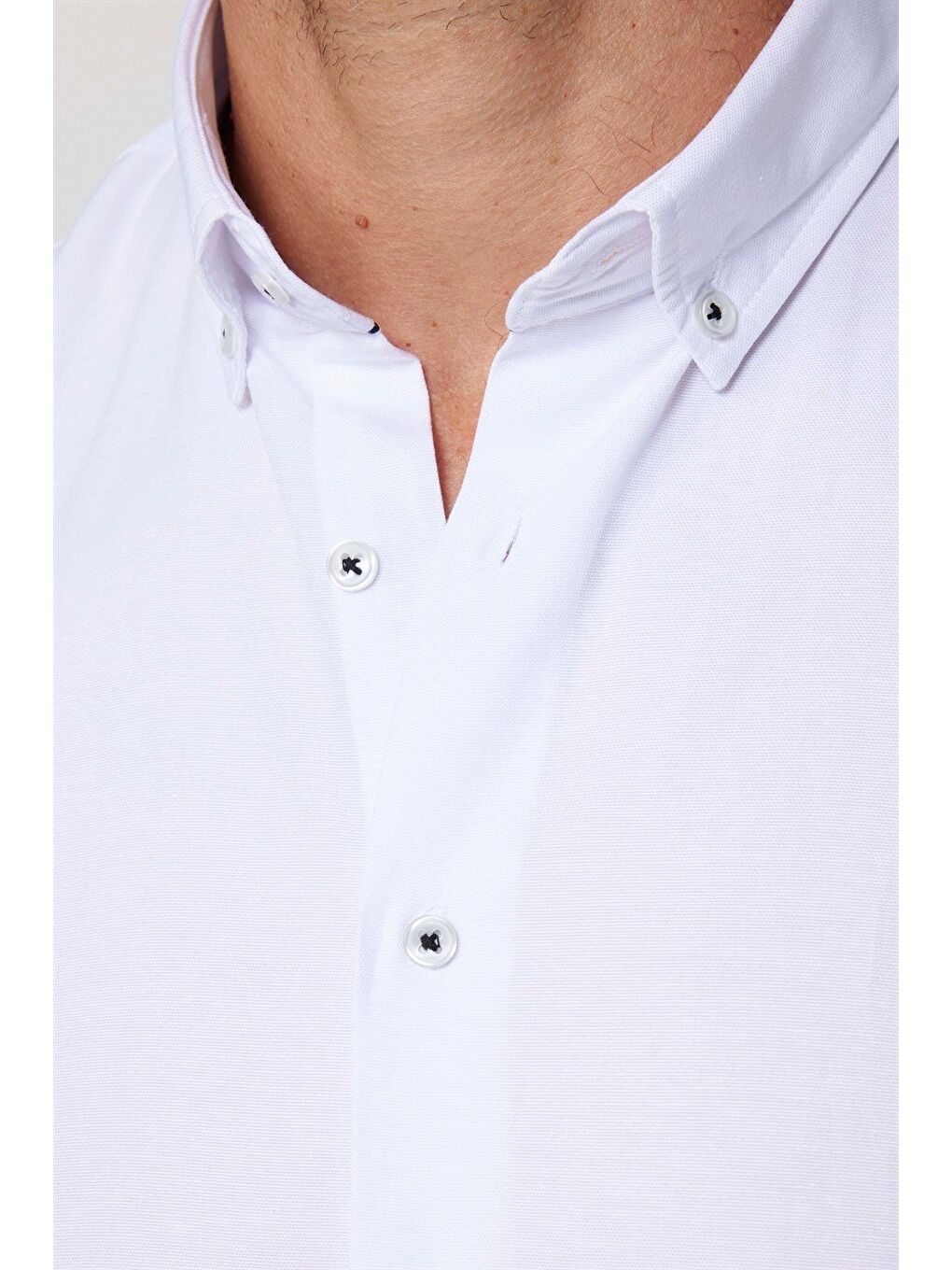 Beyaz Slim Fit Uzun Kollu Düğmeli Yaka Pamuklu Kolay Ütü Düz Erkek Gömlek-3