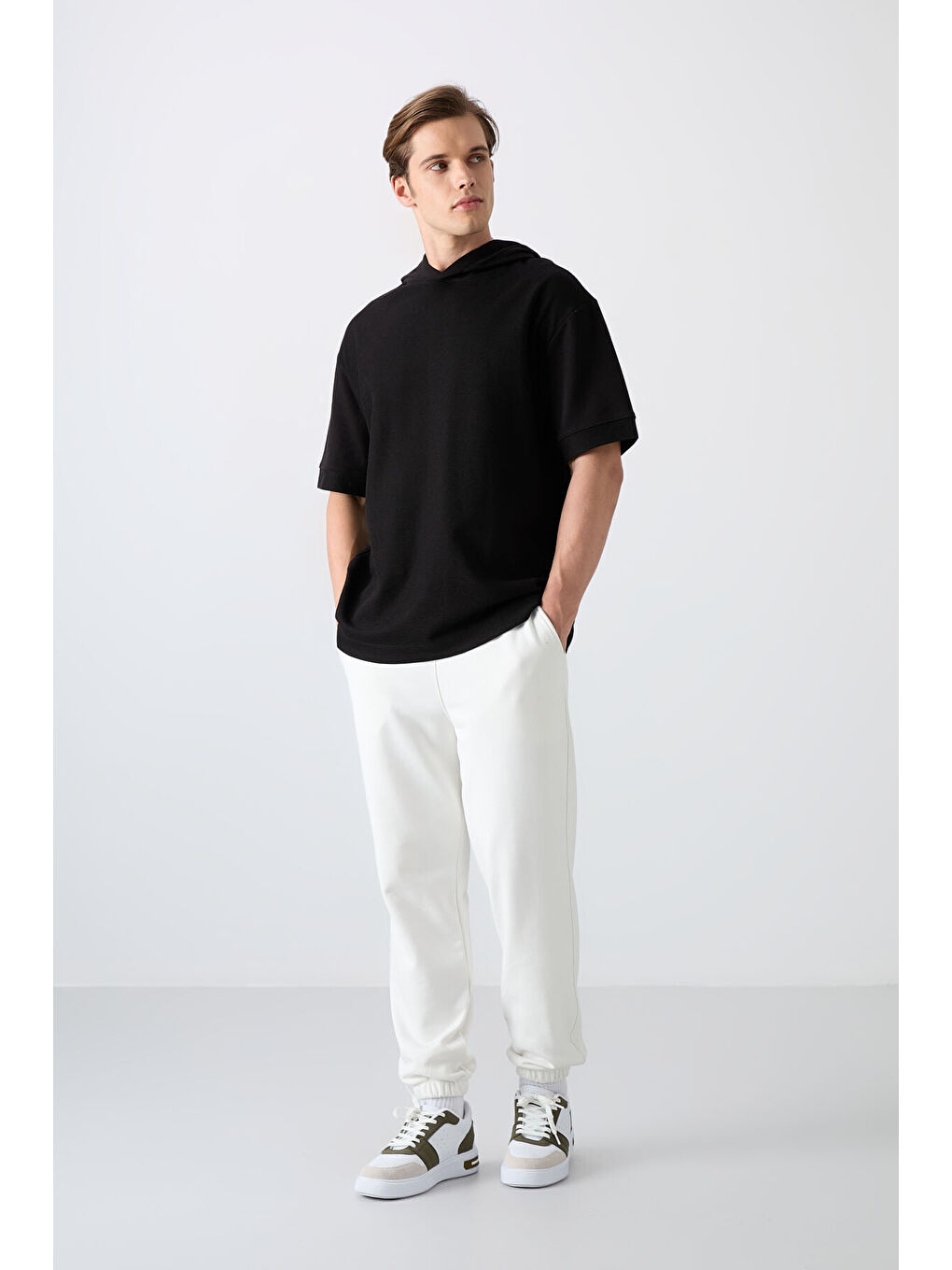 Siyah Pamuklu Kalın Yüzeyi Dokulu Oversize Fit Basic Erkek Tişört - 88335-1