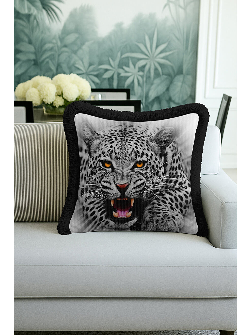 Karışık Vahşi Leopar Figürlü Saçaklı Yastık Kılıfı - Safari Temalı Modern Siyah Püsküllü Kırlent Kılıfı-3