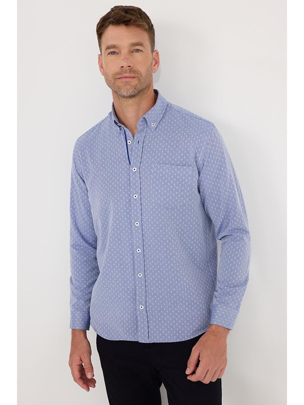 Erkek Regular Fit Klasik Kesim Pamuklu Kolay Ütü Armürlü Mavi Düğmeli Yaka Gömlek-3