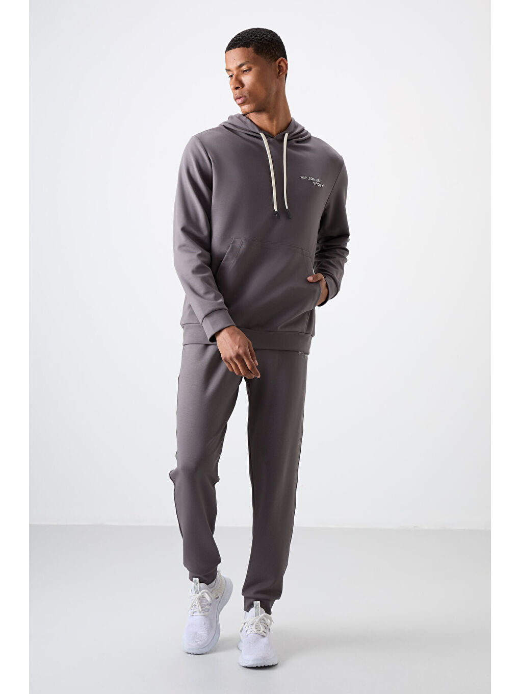 Gri Pamuklu Kalın Yumuşak Dokulu Comfort Fit Nakışlı Erkek Eşofman Takım - 85255-6