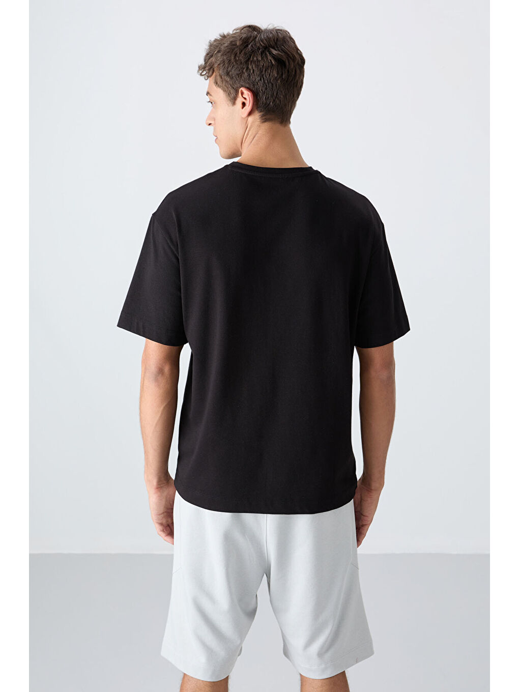 Siyah Pamuklu Kalın Yumuşak Dokulu Oversize Fit Baskılı Erkek Tişört - 88330-4