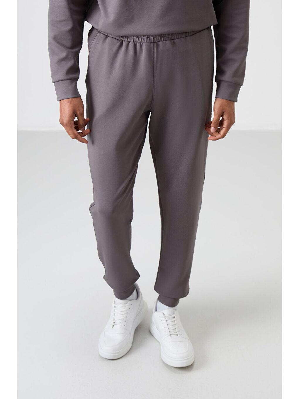 Gri Pamuklu Kalın Yumuşak Dokulu Comfort Fit Baskılı Erkek Eşofman Takım - 85253-4