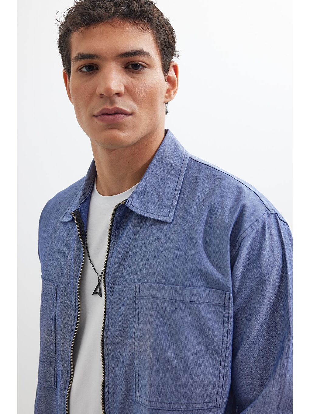 Relax Fit Uzun Kollu Denim Jean Parça Boyalı Çift Cep Fermuarlı Mavi Gömlek-1