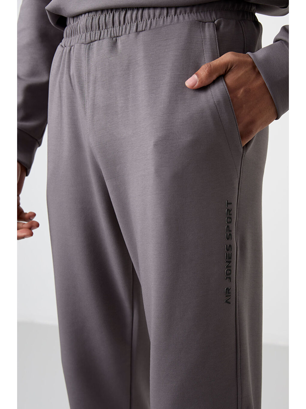 Gri Pamuklu Kalın Yumuşak Dokulu Comfort Fit Baskılı Erkek Eşofman Takım - 85253-8