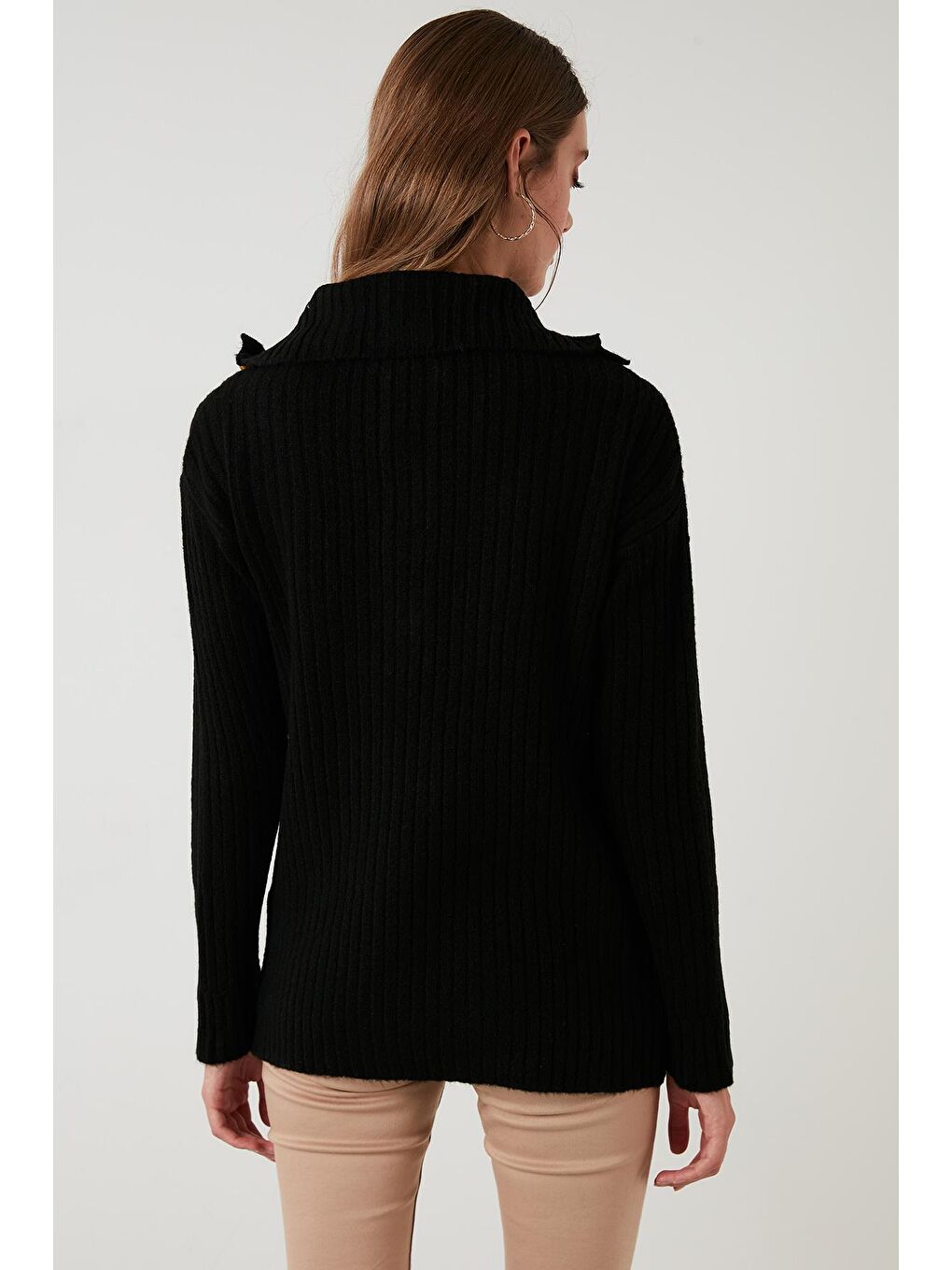 Siyah Düğmeli Balıkçı Yaka Fitilli Kazak 4616020-4