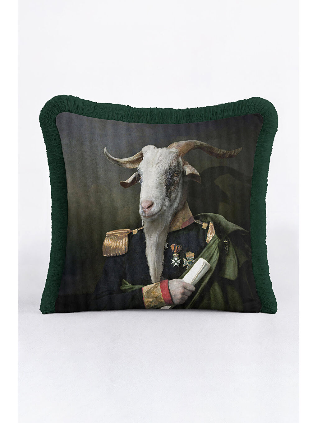 Karışık Asil Portre Saçaklı Yastık Kılıfı - Vintage General Temalı Koyu Yeşil Püsküllü Kırlent Kılıfı-3