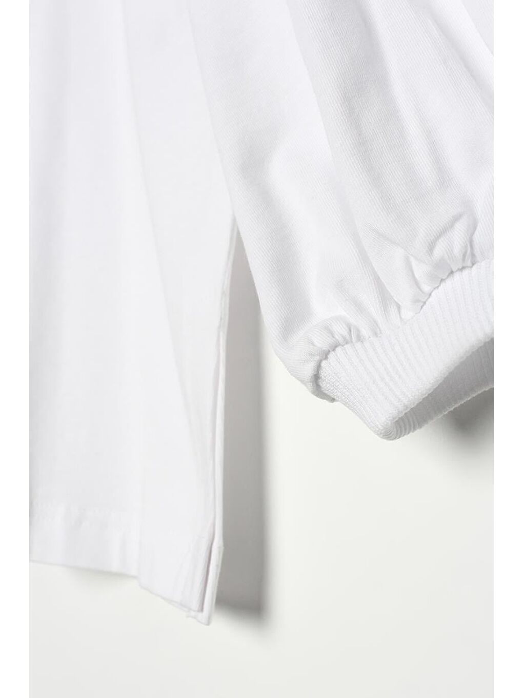 Beyaz-Bisiklet Yaka Kol Ucu Büzgülü Elastanlı Pamuklu Bluz-5