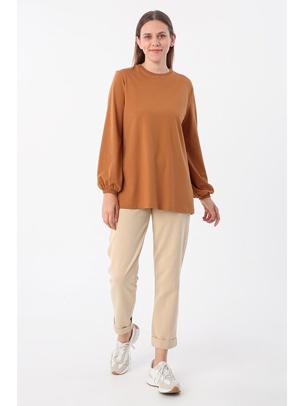 Kahverengi Tarçın-Bisiklet Yaka Kol Ucu Büzgülü Elastanlı Pamuklu Bluz-1