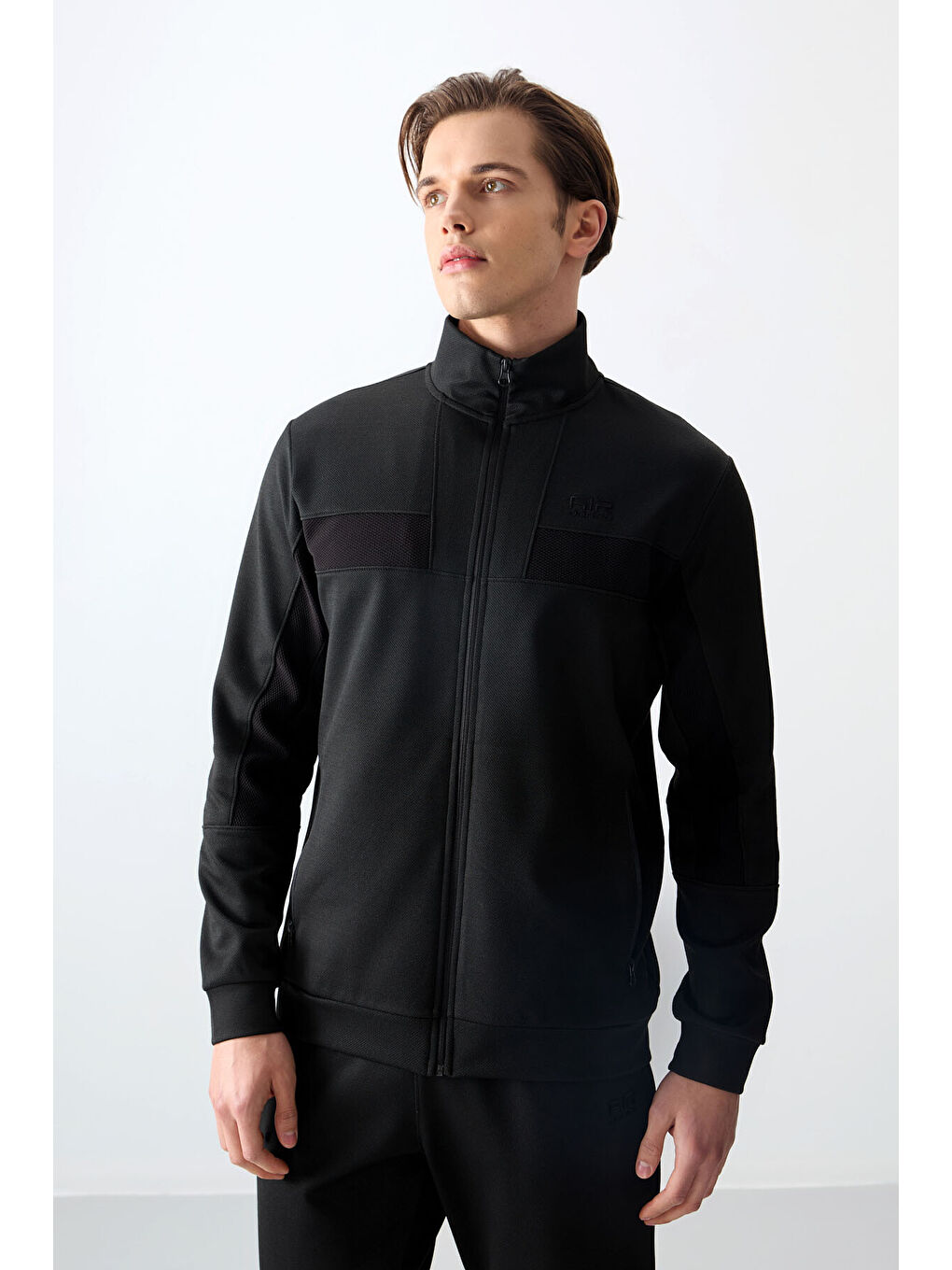 Siyah Yüzeyi Dokulu Standart Fit Nakışlı Erkek Eşofman Takım - 85248-2