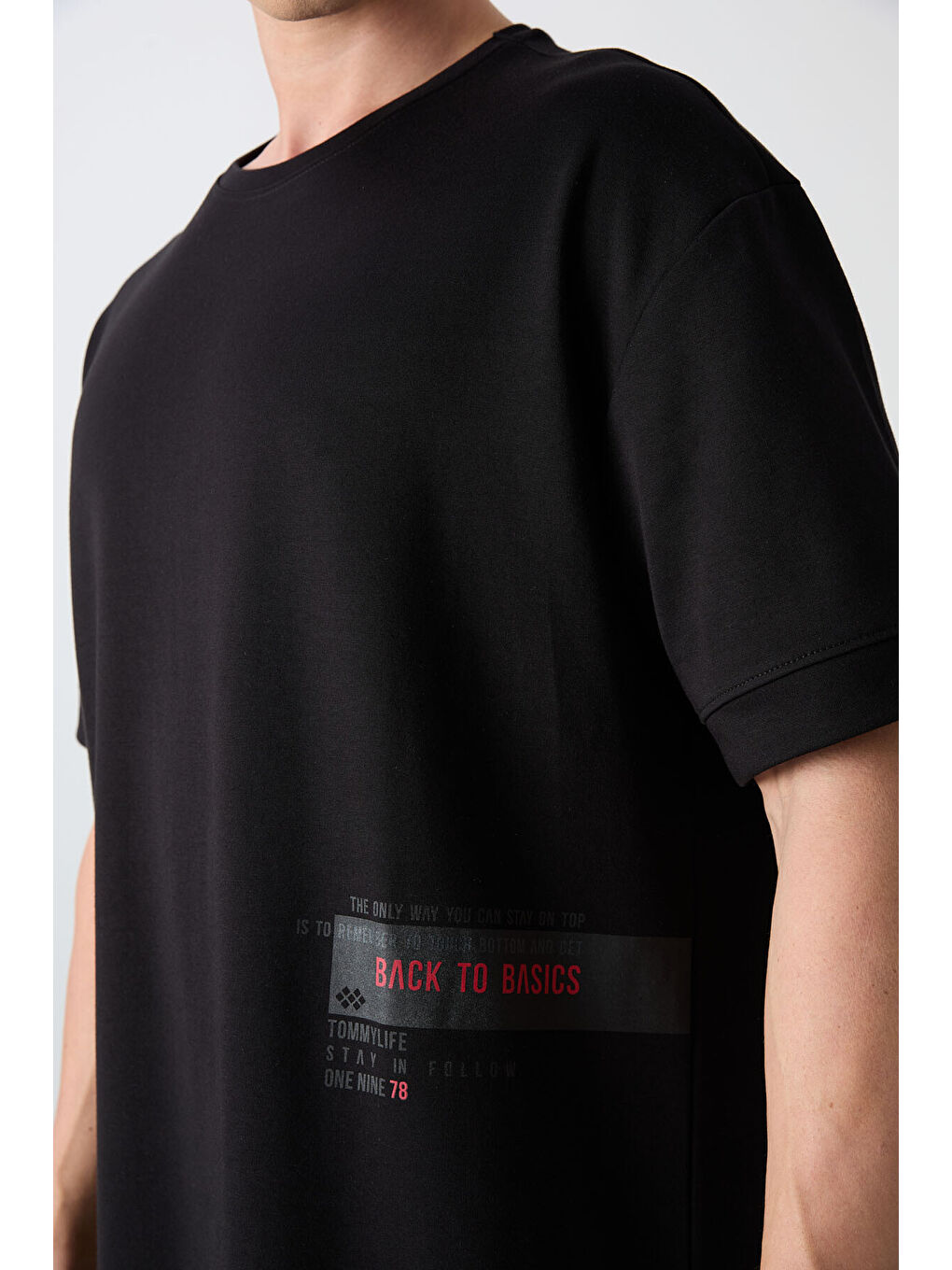 Siyah Pamuklu Kalın Yumuşak Dokulu Oversize Fit Baskılı Erkek Tişört - 88322-2