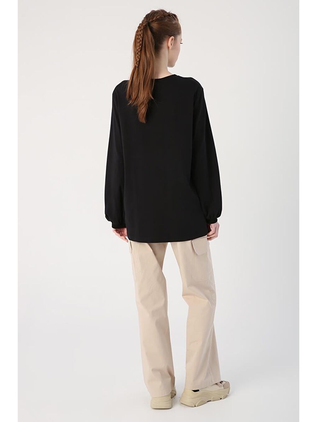 Siyah Bisiklet Yaka Kol Ucu Büzgülü Pamuklu Bluz-2