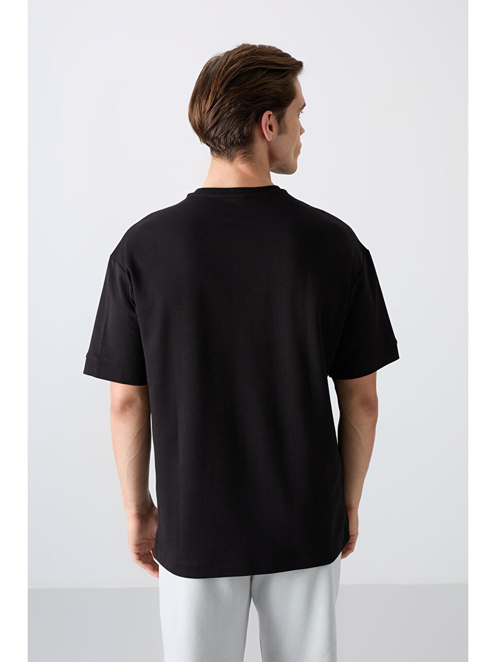 Siyah Pamuklu Kalın Yumuşak Dokulu Oversize Fit Baskılı Erkek Tişört - 88322-4