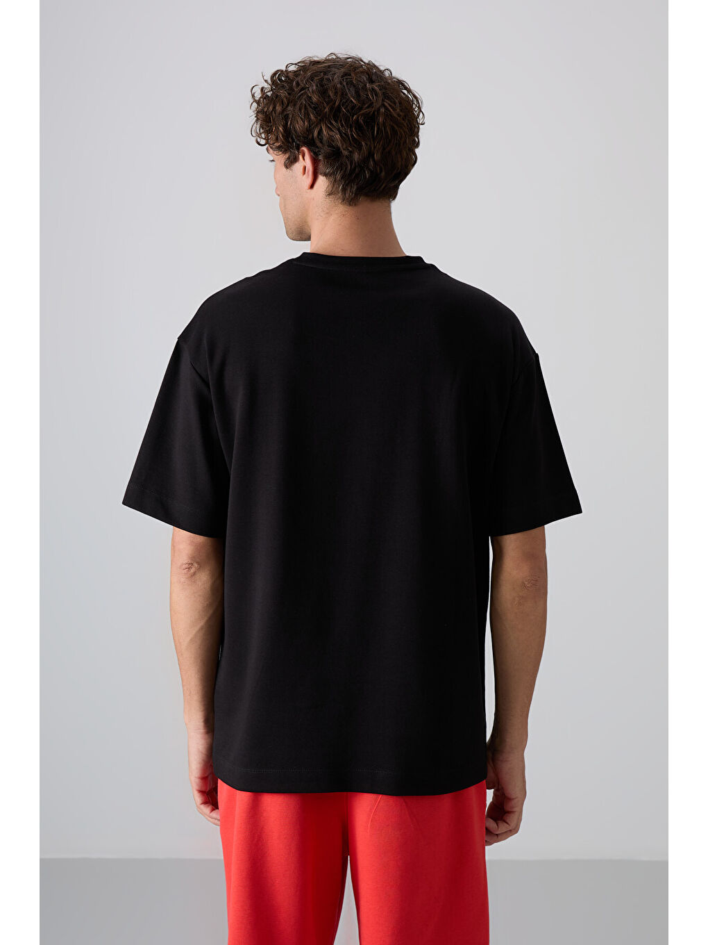Siyah Pamuklu Kalın Yumuşak Dokulu Oversize Fit Baskılı Erkek Tişört - 88324-4