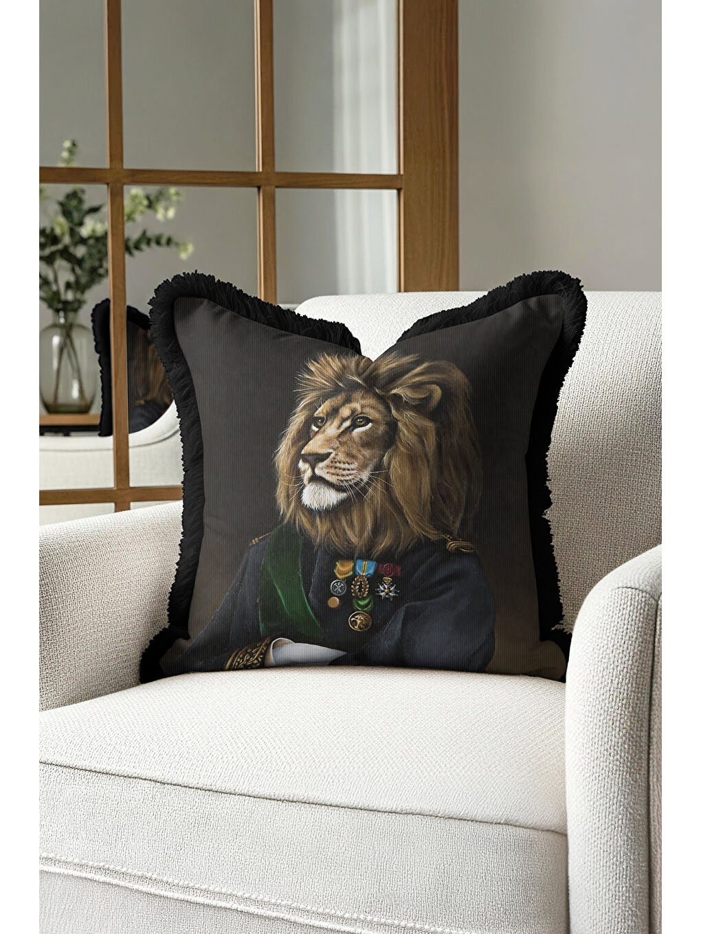 Karışık Asil Portre Saçaklı Yastık Kılıfı - Kral Aslan Bohem Siyah Altın Renkli Püsküllü Kırlent Kılıfı-4