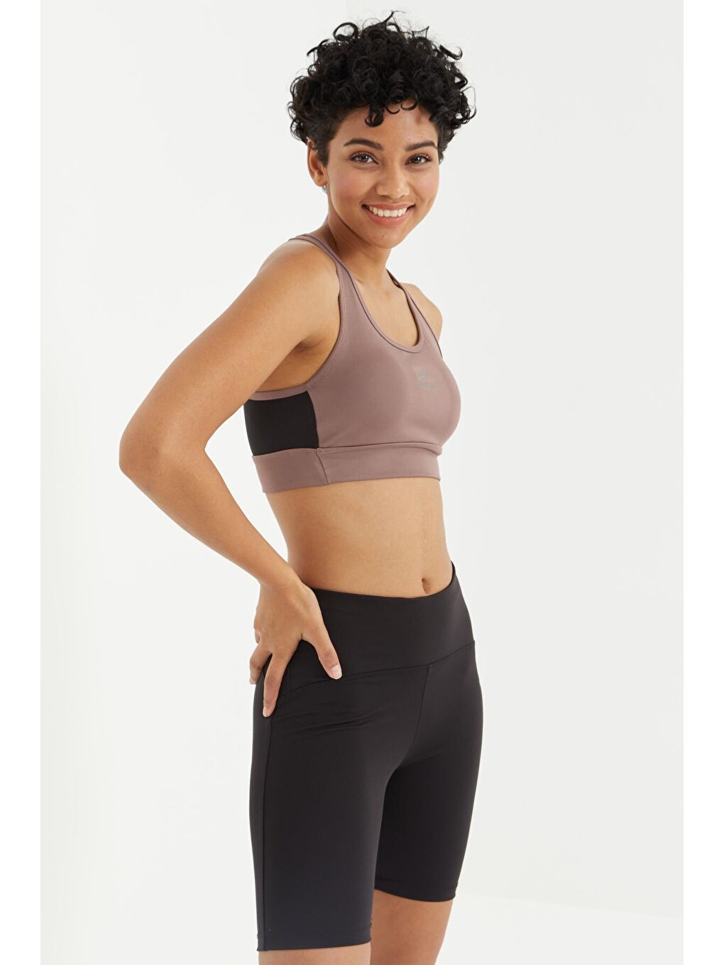 Pembe Gül Kurusu Çapraz Sırt Detaylı Slim Fit U Yaka Pedli Kadın Spor Büstiyer - 97121-4