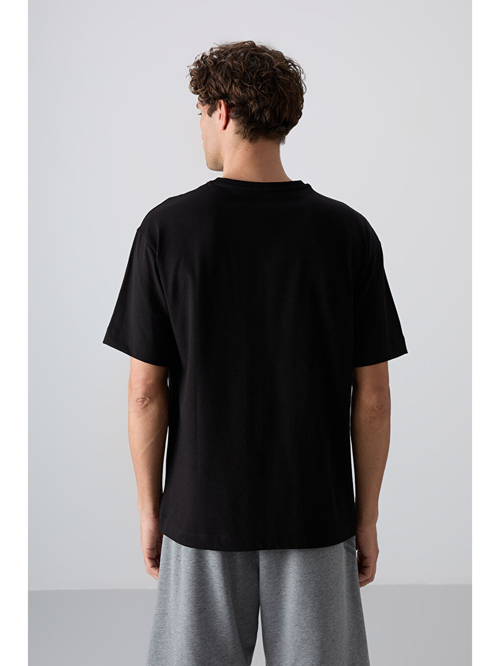 Siyah Pamuklu Kalın Yumuşak Dokulu Oversize Fit Baskılı Erkek Tişört - 88328-4