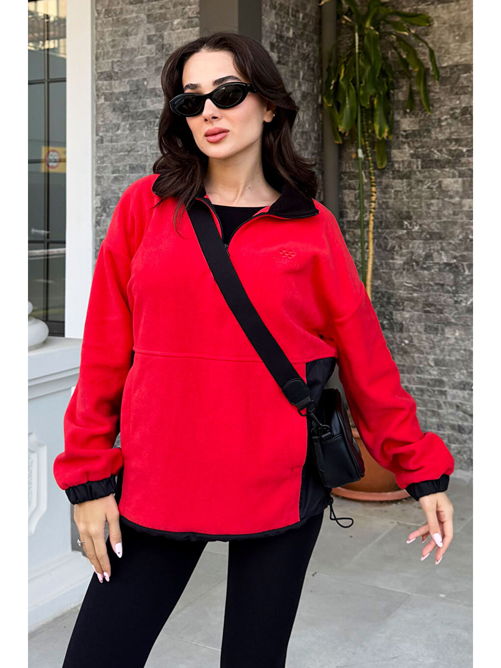 Kırmızı Fiesta Yarım Fermuar Etek Ucu Büzgülü Dik Yaka  Oversize Kadın Polar Sweatshirt - 97236-2