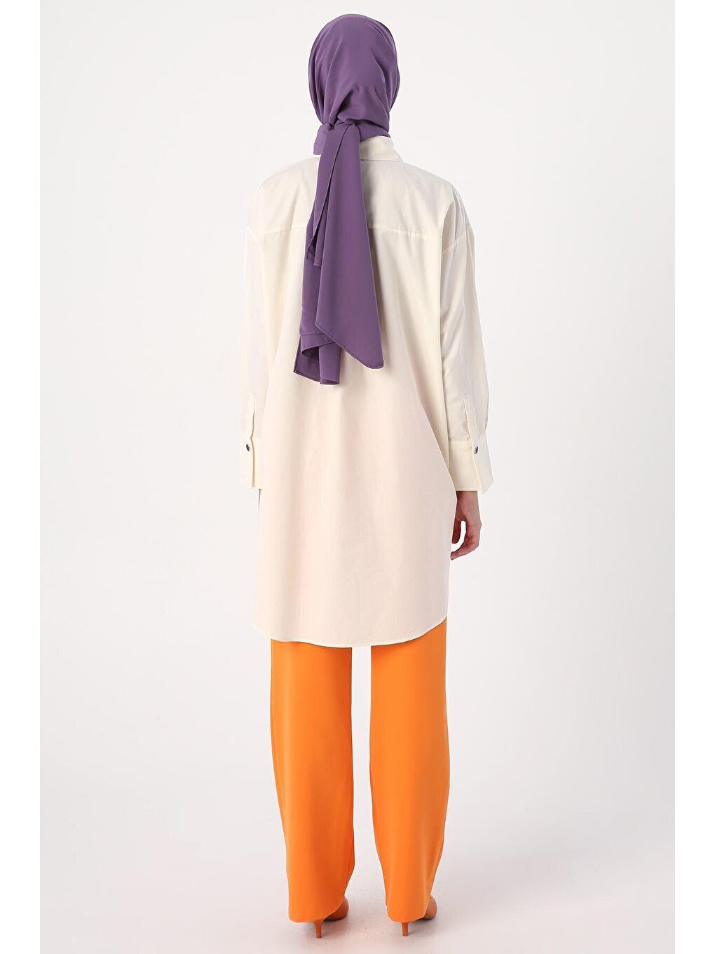 Ekru Yanı Süs Patlı Detaylı Gömlek Tunik-3