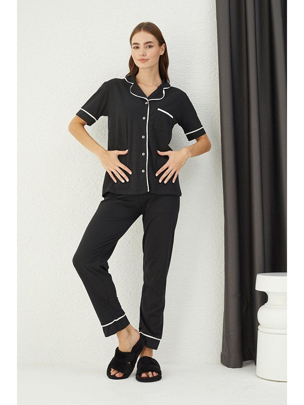 Siyah Düğmeli Pijama Takim-2
