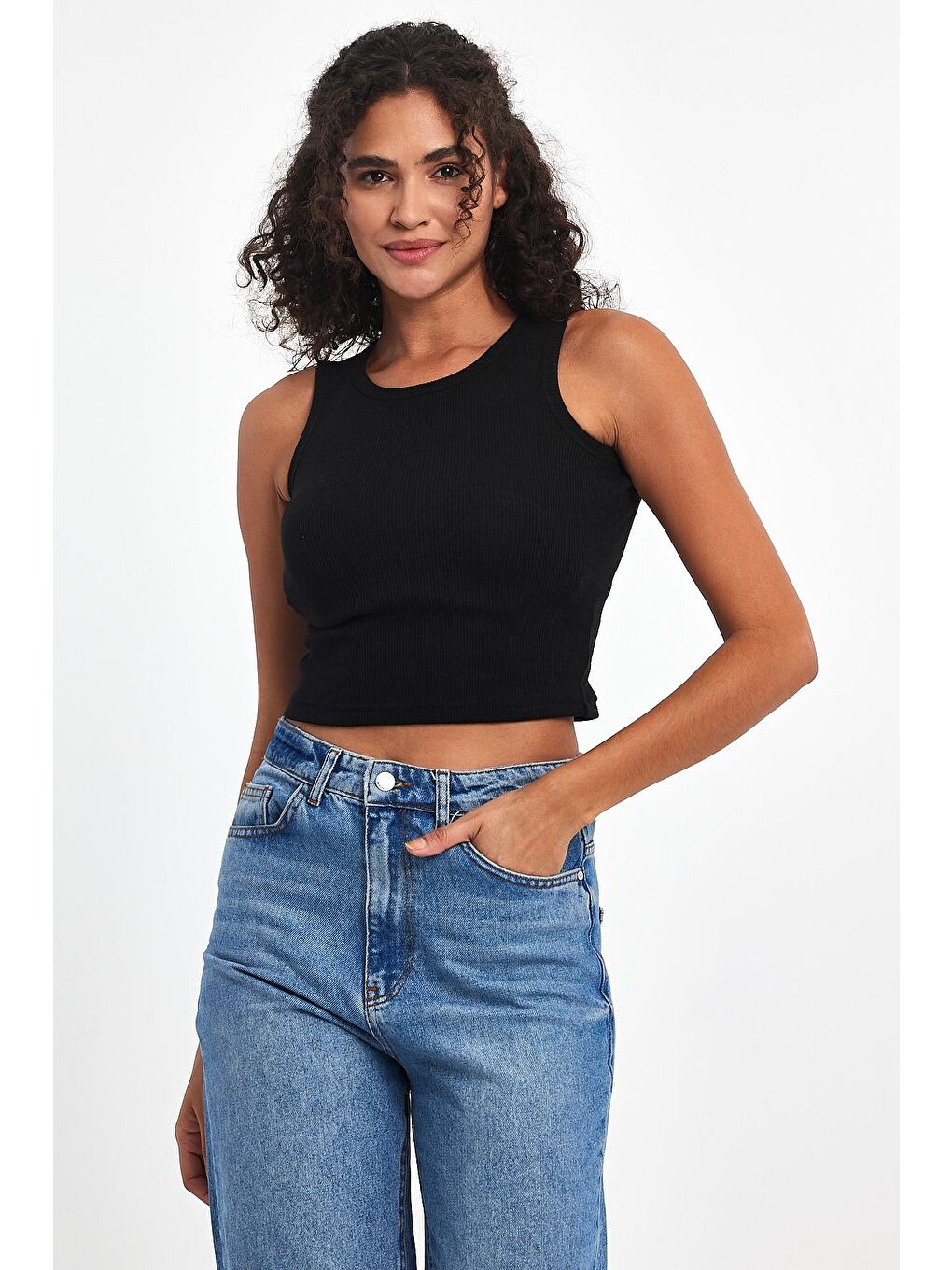 Kadın Siyah Fitilli Görünümlü Askılı Kalın Esnek Örme Basic Crop Atlet Bluz-1