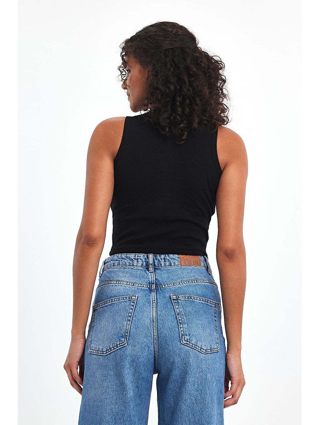 Kadın Siyah Fitilli Görünümlü Askılı Kalın Esnek Örme Basic Crop Atlet Bluz-4