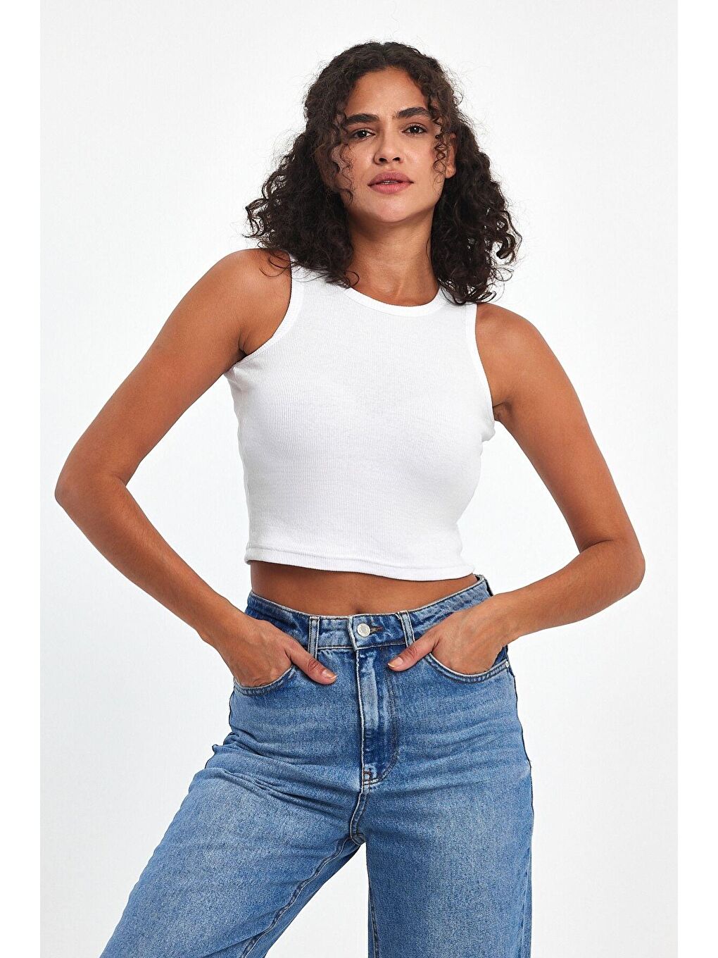 Kadın Beyaz Fitilli Görünümlü Askılı Kalın Esnek Örme Basic Crop Atlet Bluz