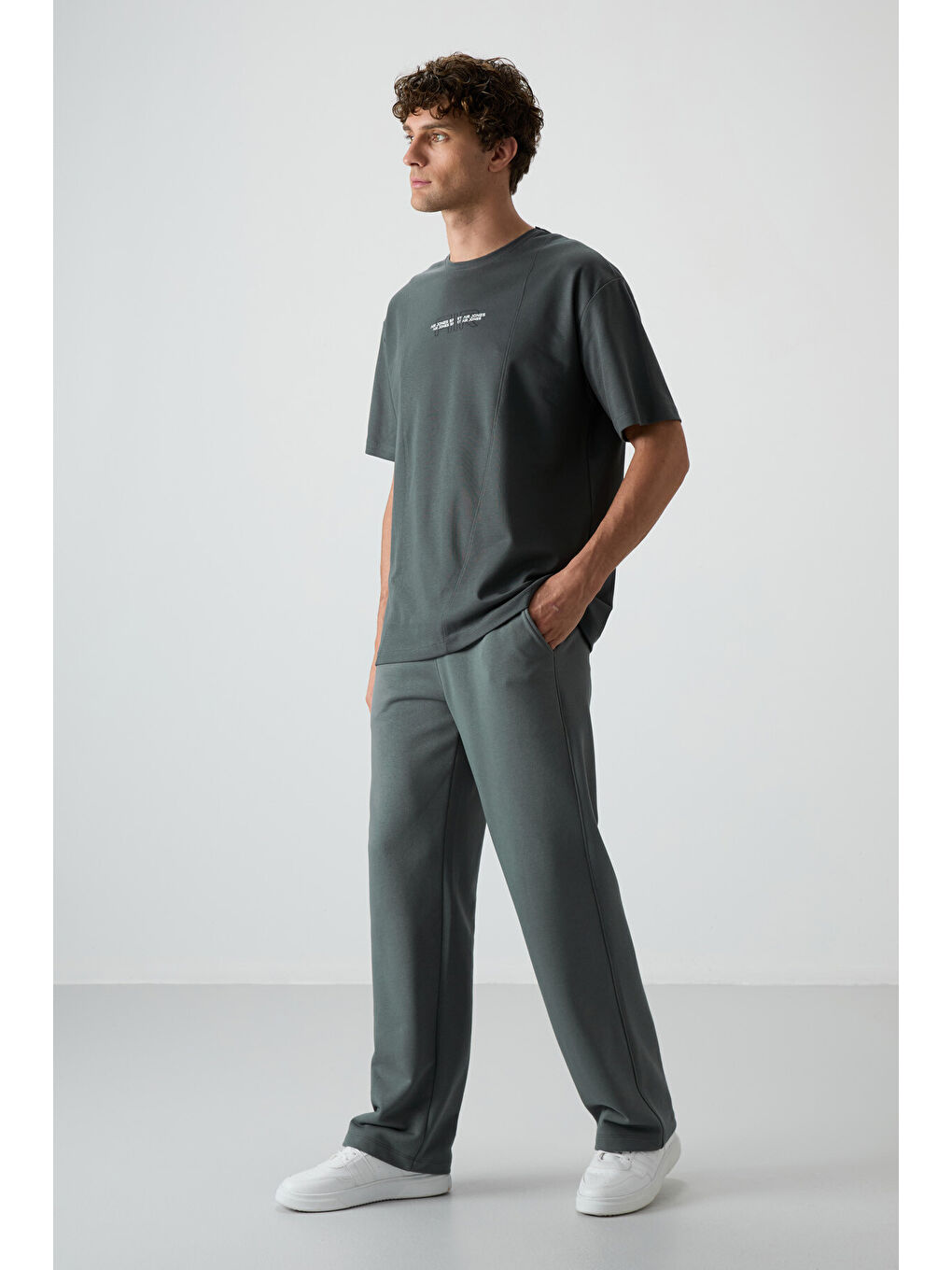 Haki Pamuklu Kalın Yüzeyi Dokulu  Fit  Baskılı Erkek Tişört - 88372-2