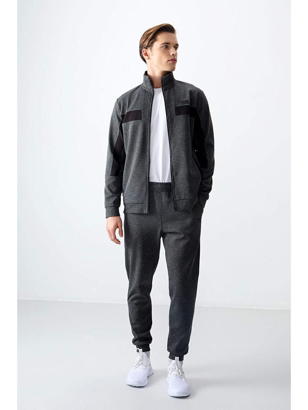 Antrasit Yüzeyi Dokulu Standart Fit Nakışlı Erkek Eşofman Takım - 85248-3