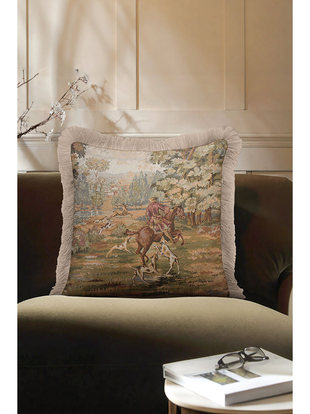 Karışık Avangard Av Sahnesi Saçaklı Yastık Kılıfı - Klasik Rustik Doğa Temalı Bej Püsküllü Kırlent Kılıfı-3