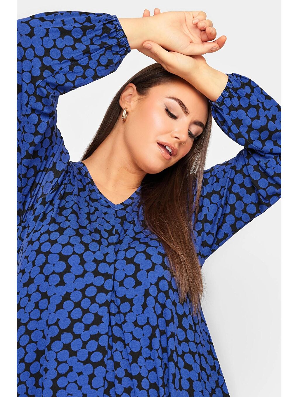 Mavi Büyük Beden V Yaka Uzun Kollu Bilekleri Lastikli Eteği Fırfırlı Elastanlı Bluz 321227-3