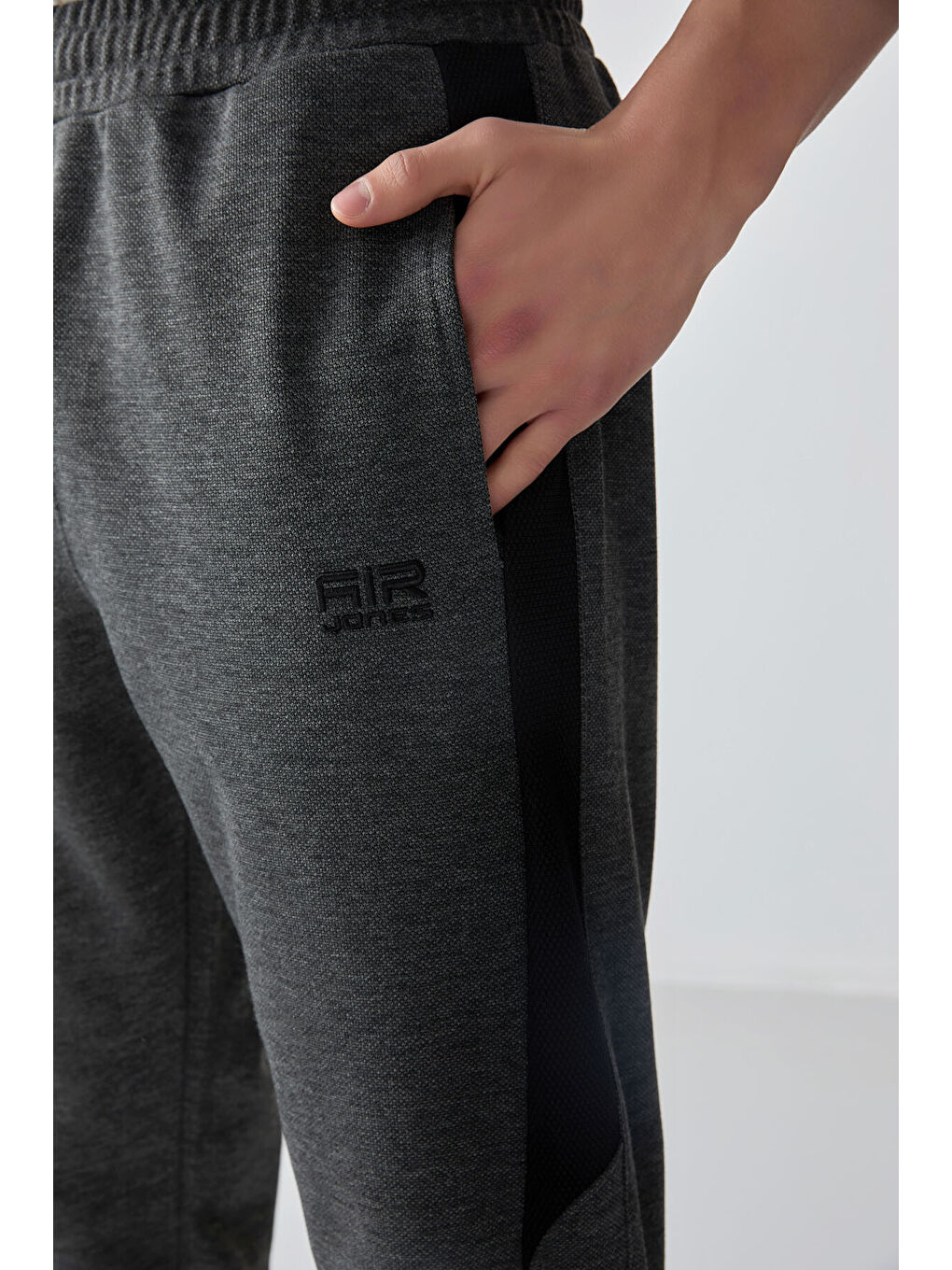 Antrasit Antrasıt Melanj Yüzeyi Dokulu Standart Fit Nakışlı  Eşofman Alt - 82126-2