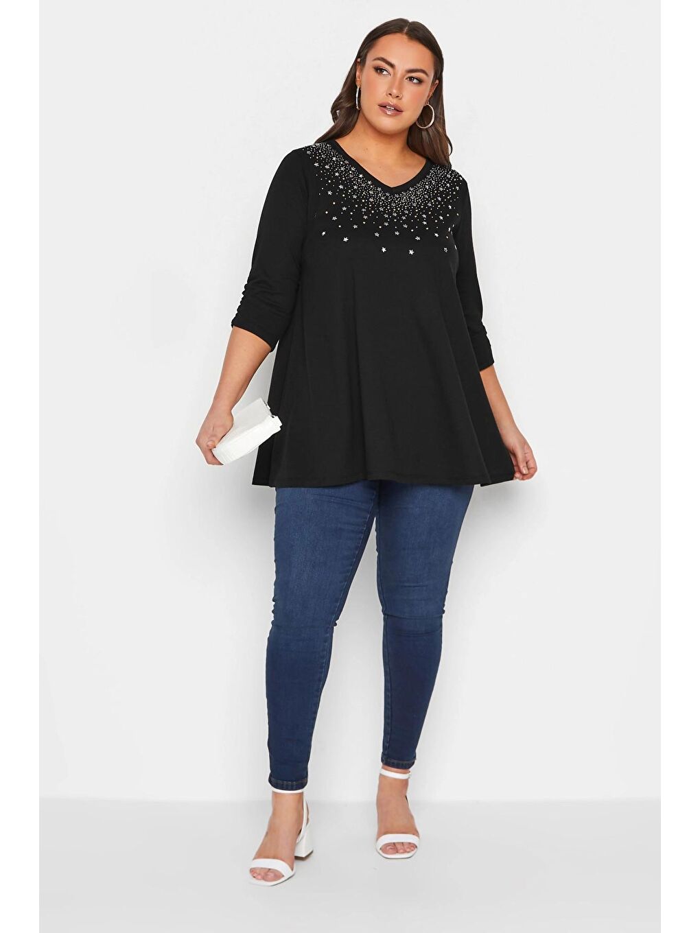 Siyah Büyük Beden V Yaka Yarım Kolları Büzgülü Önü İşleme Detaylı Bluz 302045-1